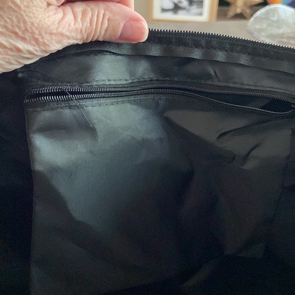 Puma tote bag. Can be used as a gym bag or a trip to the grocery store. - Picture 3 of 9